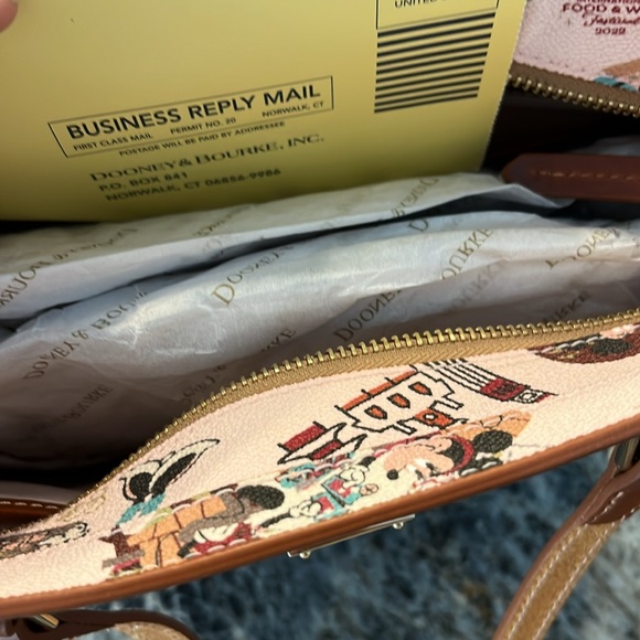 Dooney & Bourke Disney Food and Wine - Picture 5 of 9